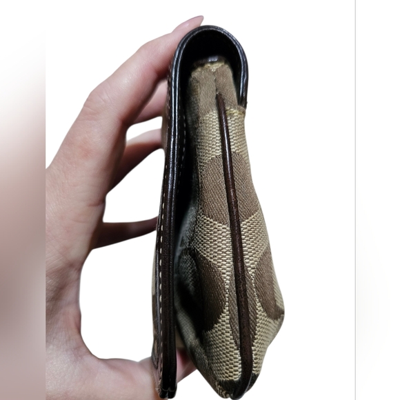 Coach Vintage Signature Canvas Flap Wristlet Khaki Brown Brass HW - Picture 6 of 12